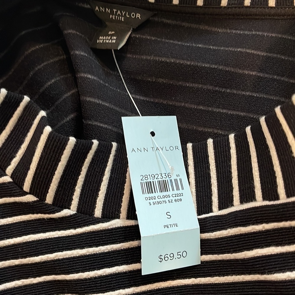 Ann Taylor 😜Final SALE 😜NWT black and white top - Picture 4 of 6